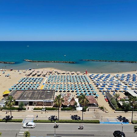 Apartamento La Terrazza Sul Mare Montesilvano Marina Exterior foto