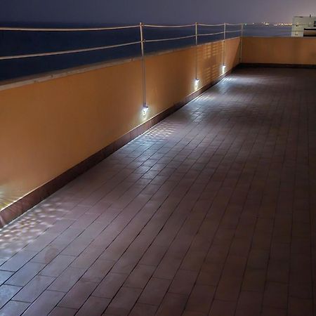 Apartamento La Terrazza Sul Mare Montesilvano Marina Exterior foto