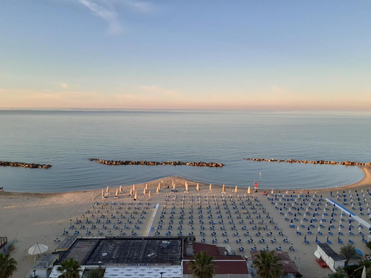 Apartamento La Terrazza Sul Mare Montesilvano Marina Exterior foto