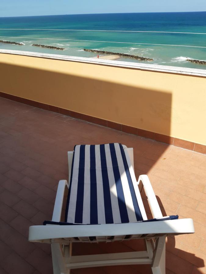 Apartamento La Terrazza Sul Mare Montesilvano Marina Exterior foto