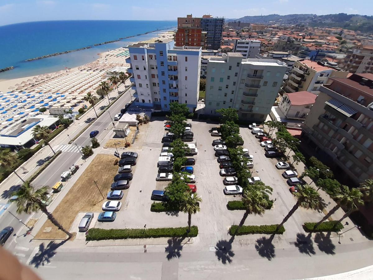 Apartamento La Terrazza Sul Mare Montesilvano Marina Exterior foto
