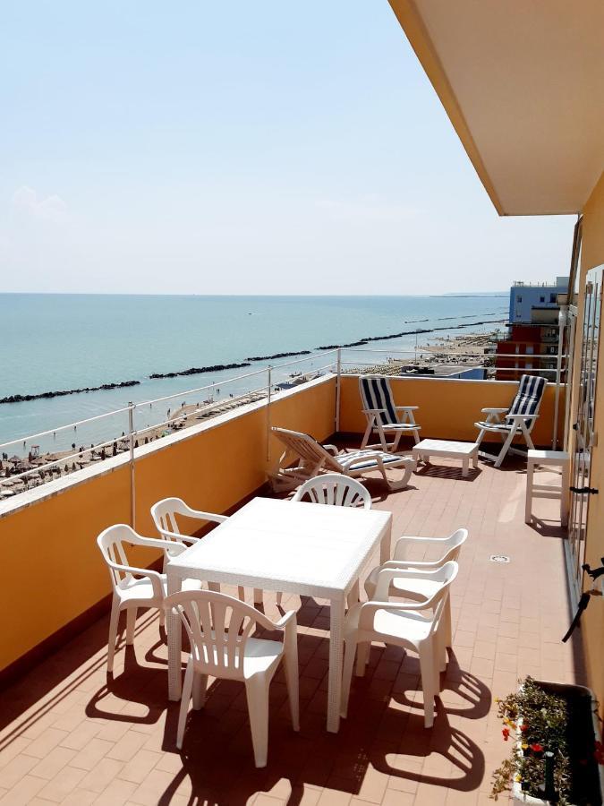 Apartamento La Terrazza Sul Mare Montesilvano Marina Exterior foto