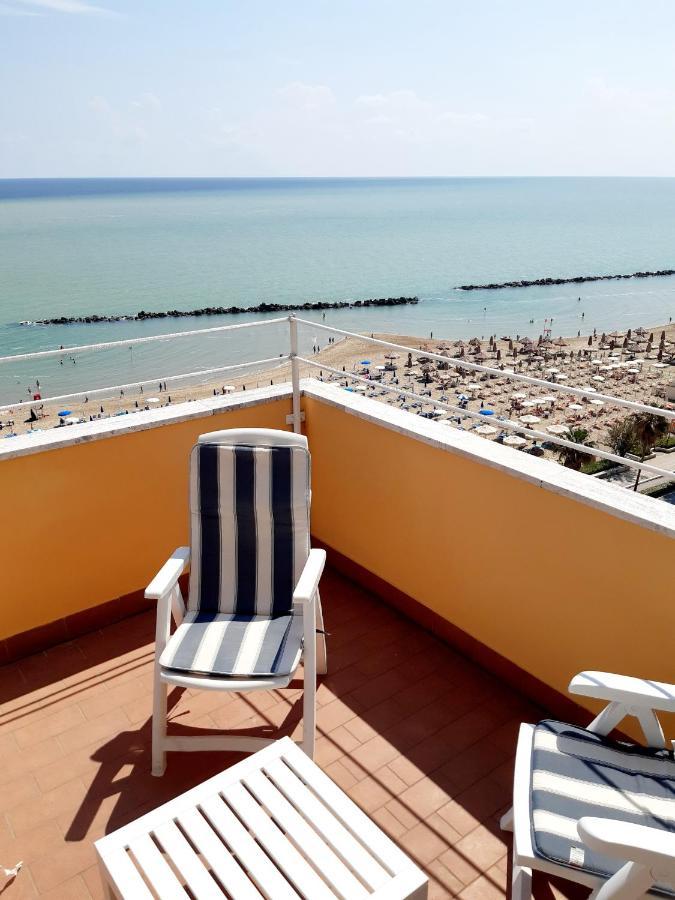 Apartamento La Terrazza Sul Mare Montesilvano Marina Exterior foto