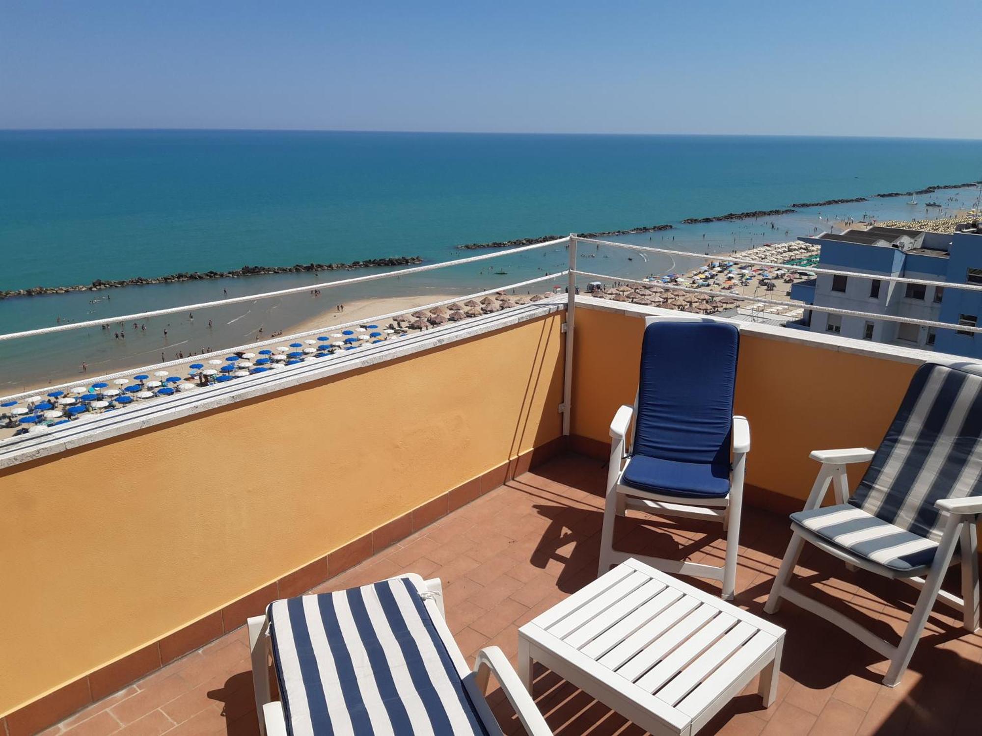 Apartamento La Terrazza Sul Mare Montesilvano Marina Exterior foto