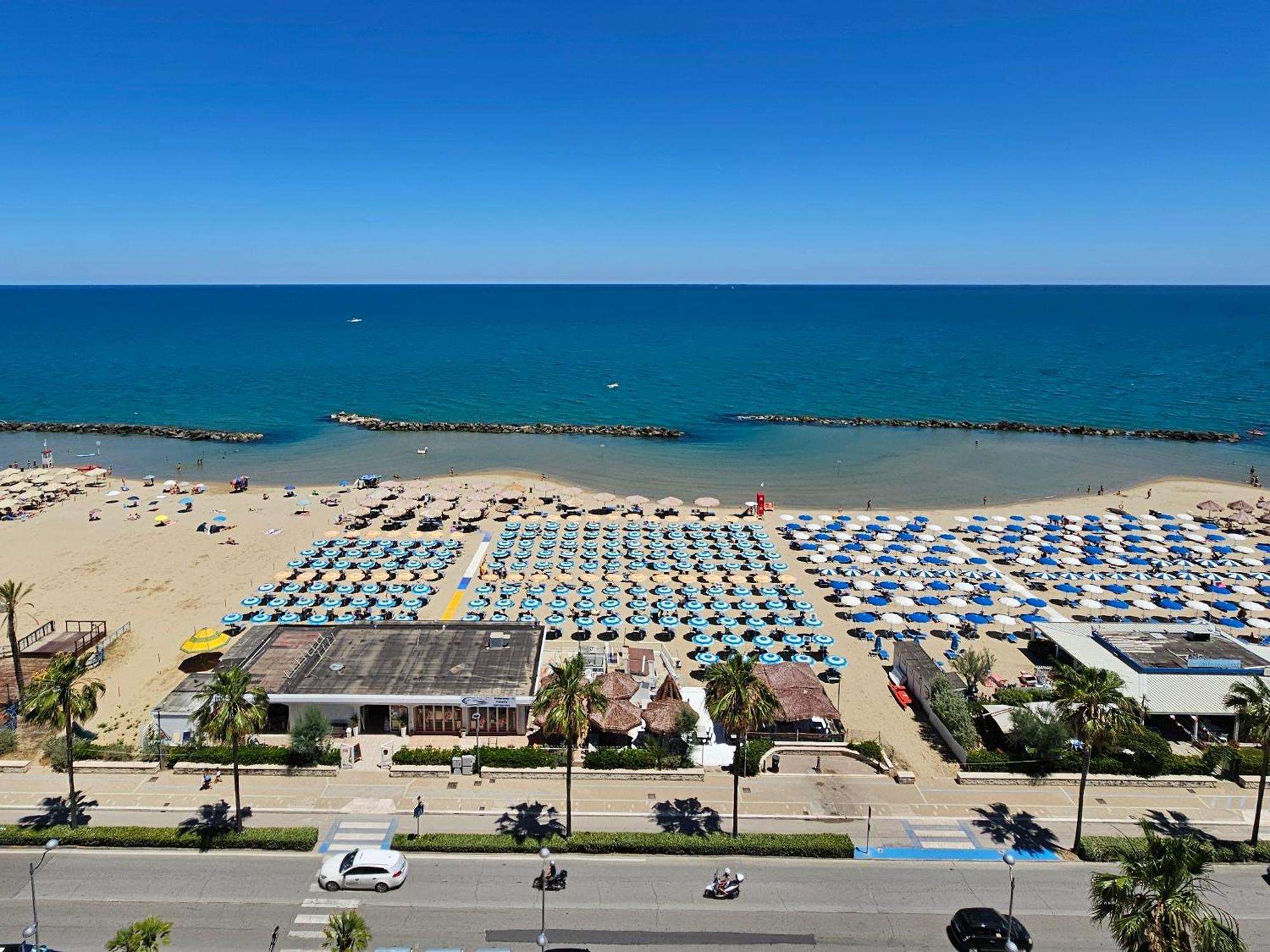 Apartamento La Terrazza Sul Mare Montesilvano Marina Exterior foto